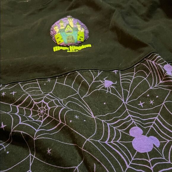 Magic kingdom not so scary Halloween party 2023 Sweatshirt Disney - Picture 2 of 5